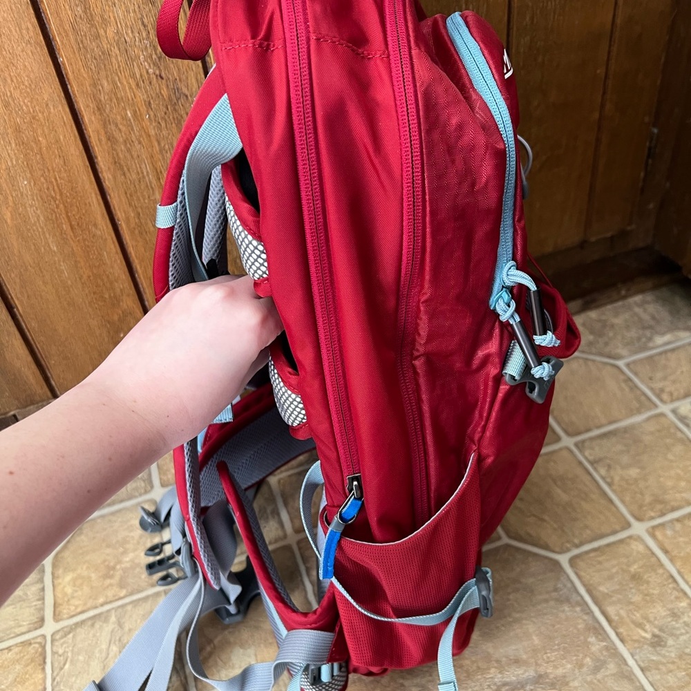 Camelbak Sequoia 18 Red Hiking Backpack - Picture 7 of 7